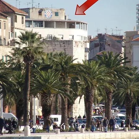 Apartman Diocletian & *