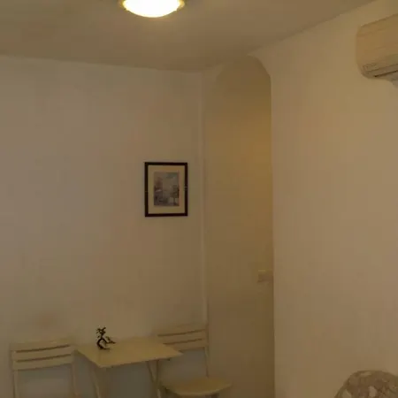 Apartman Diocletian & *